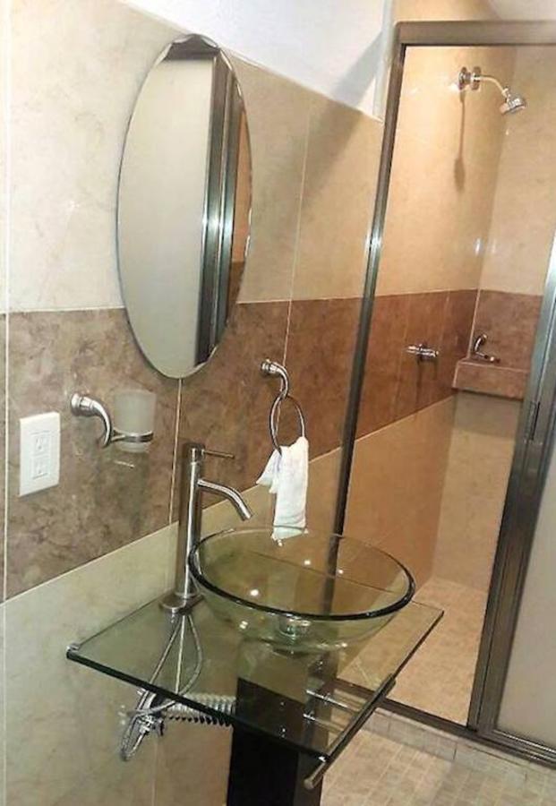 Hotel Versalles Suites カンクン エクステリア 写真