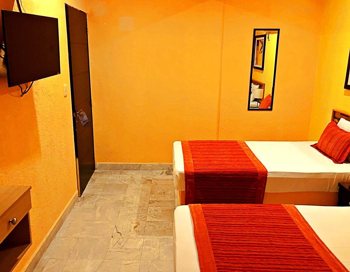 Hotel Versalles Suites カンクン エクステリア 写真